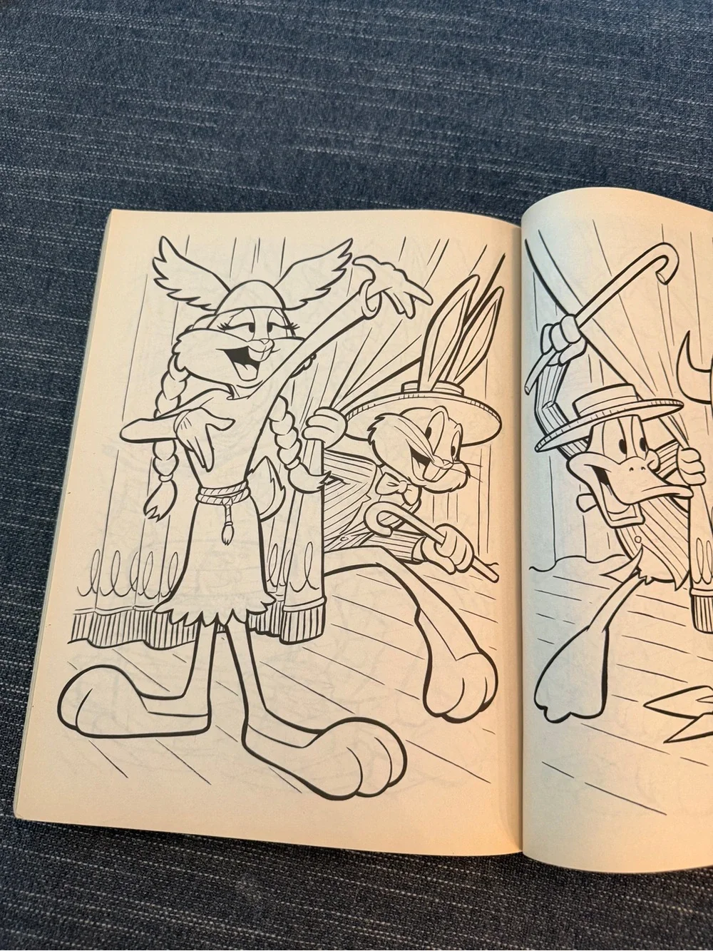 Vintage 1988 Looney Tunes Activity Book Bugs Bunny Daffy Porky Sam
